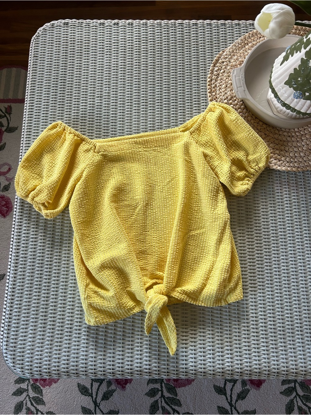 LOFT Yellow Tie-Front Puff Sleeve Crop Top